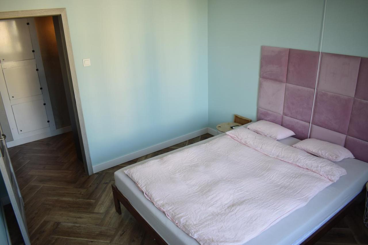 Apartament 3 Pokoje Balkon 50M2 Wyposazone Parking Διαμέρισμα Βρότσλαβ Εξωτερικό φωτογραφία